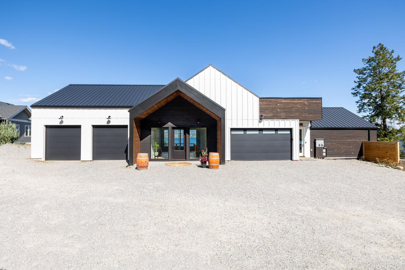Right-sized custom home in the Okanagan built by North Grove Homes